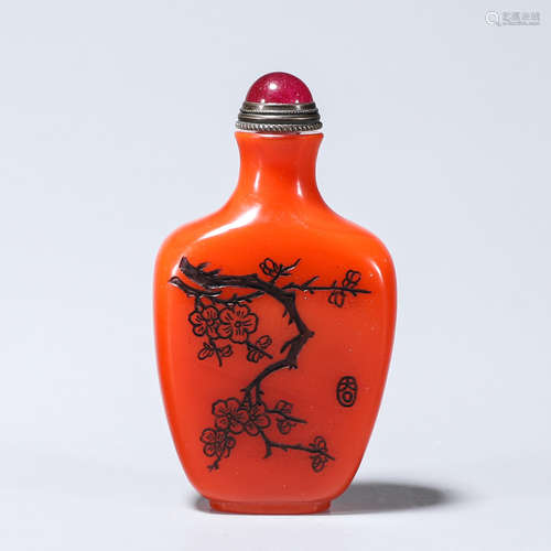 An inscribed plum blossom glass snuff bottle