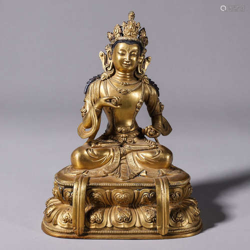 A gilding copper Guanyin statue