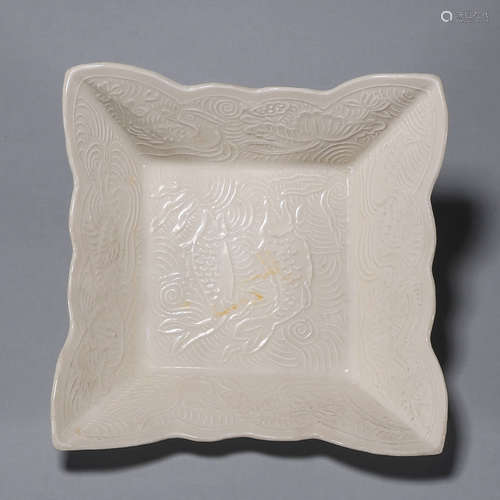 A squared Ding kiln fish patterned porcelain plate