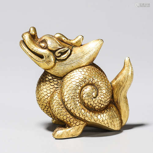 A gilding copper dragon paperweight