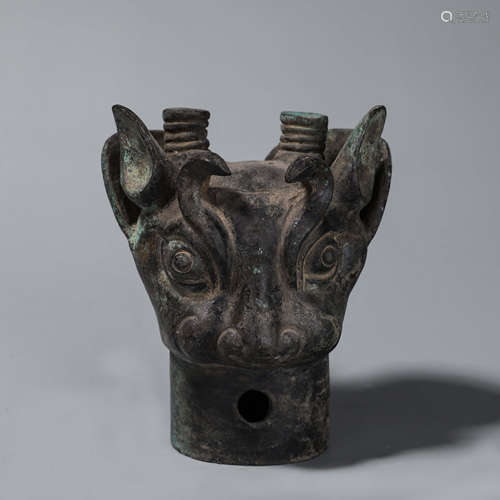 A bronze dragon head ornament