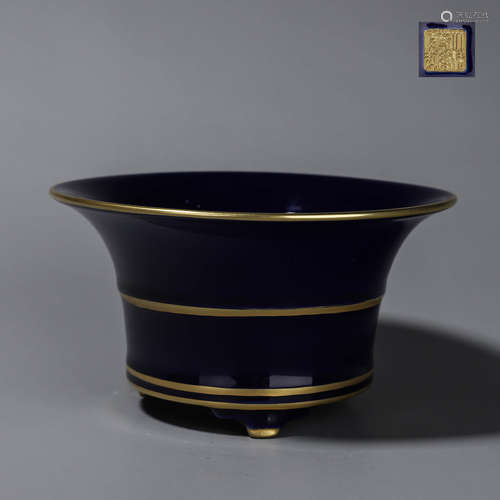 A gilt deep blue glazed porcelain censer