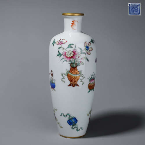 An inscribed famille rose porcelain vase