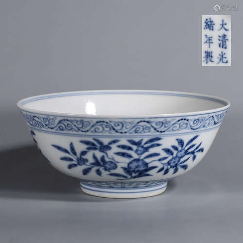 A blue and white flower and dragon porcelain bowl