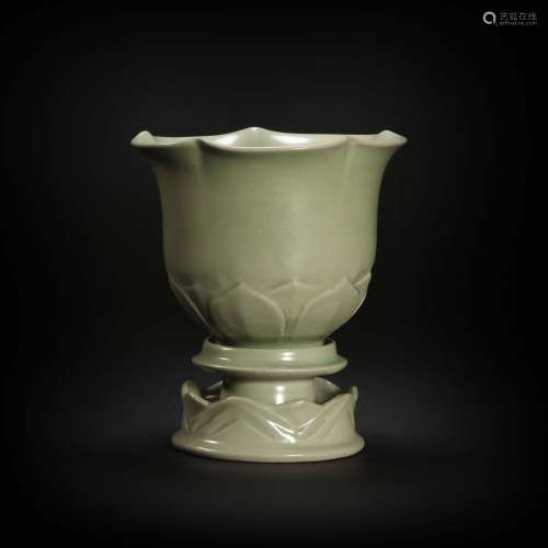 LongQuan Kiln Container from Song