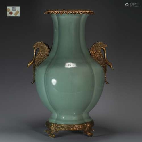 Blue Glazed Copper Vase from Qing