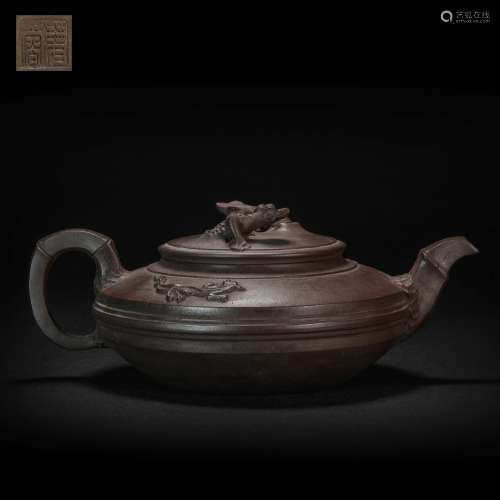Red-dark enameled pottery from Ancient China