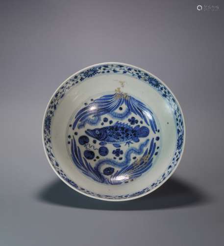 Blue and White Kiln Bowl in Fish Grain from Yuan