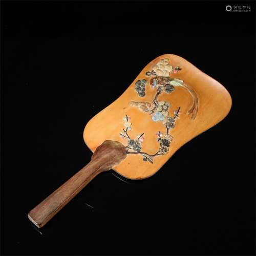 A fragrant rosewood gem-inlaid magpie and plum blossom fan