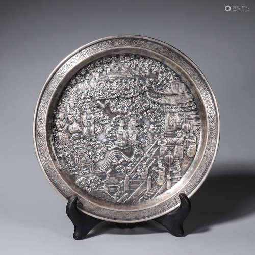 A figure patterned silver plate