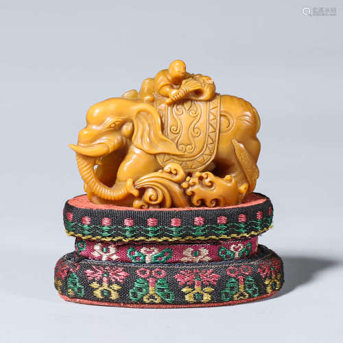 A Tianhuang stone carved elephant ornament