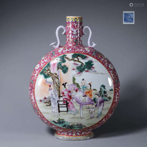 A famille rose figure porcelain flask