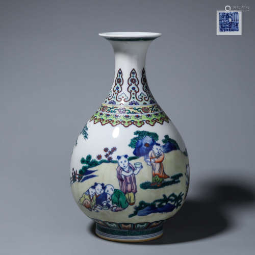 A doucai figure porcelain yuhuchunping