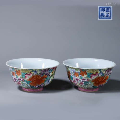 A pair of famille rose flower porcelain bowls