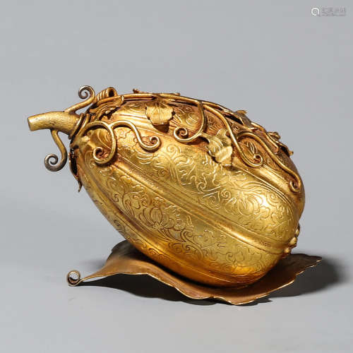 A melon shaped gilding silver paperweight