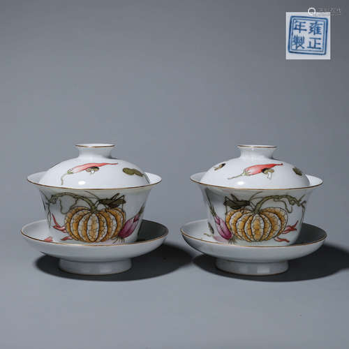 A pair of famille rose fruit porcelain tea cups