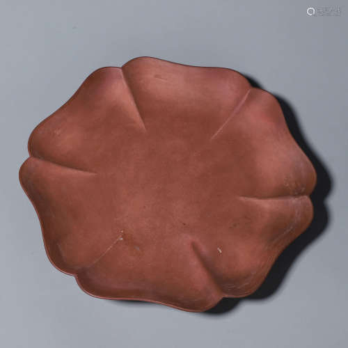An inscribed flower shaped zisha plate