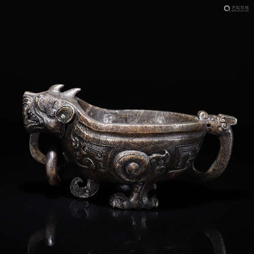 A jade dragon head cup