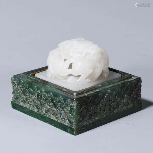 A Hetian jade carved dragon seal with jasper box