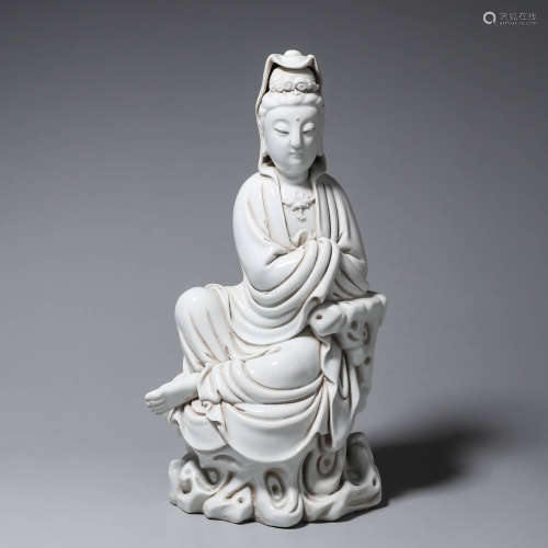 A Dehua porcelain Guanyin statue