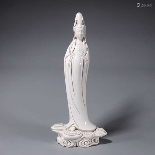 A Dehua porcelain Guanyin statuette