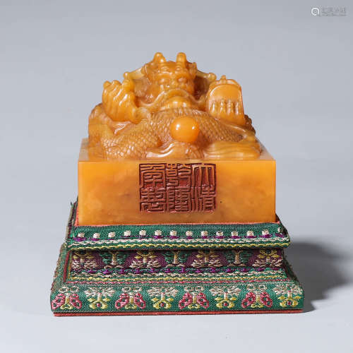 A Tianhuang stone carved dragon seal