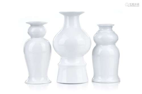 Drei balusterförmige Vasen. Regina Junge. 2. H. 20. Jh.Regin...