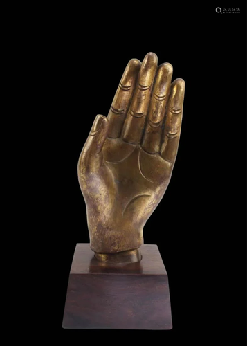 A Bonze Hand Scuplture