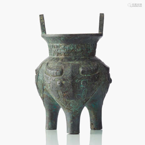 A Chinese Archaistic Bronze Liding