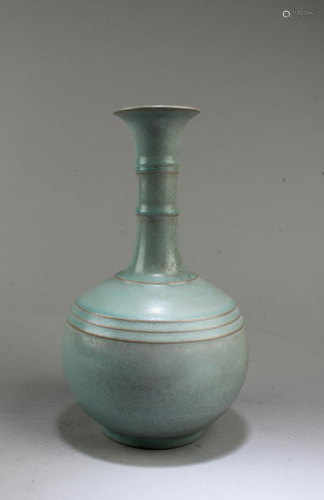 Chinese Ruyao Vase