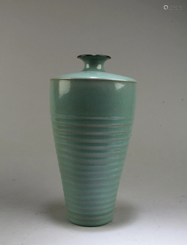 Chinese Ruyao Vase