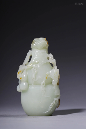 A Carved HeTien Jade Gourd Shaped Bottle