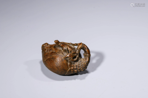 A Qing Carved Agarwood pot-shaped water drop