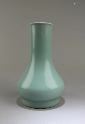 Chinese Ruyao Vase