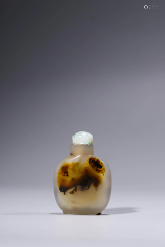 A Qing Agate Snuff Bottle