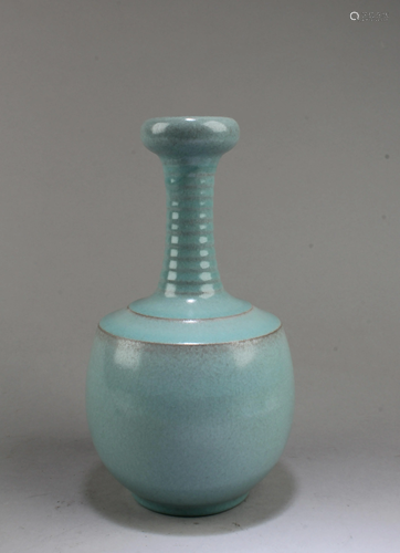 Chinese Ruyao Vase