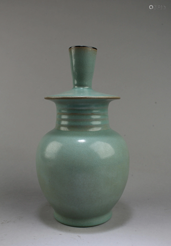 Chinese Ruyao Vase