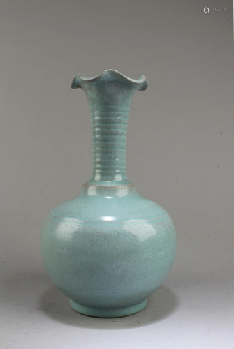 Chinese Ruyao Vase