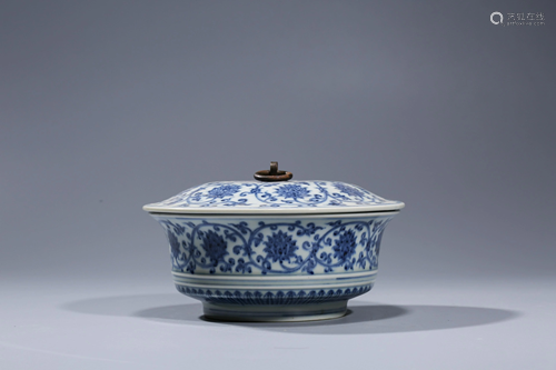 Blue and White Lotus Covered Bowl .