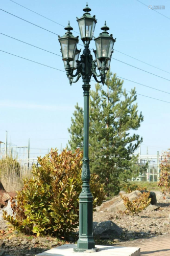 Street lamp, based on the Dresden model