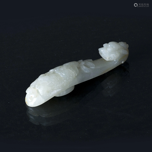 A WHITE JADE 'DRAGON' BELT HOOK, QING DYNASTY