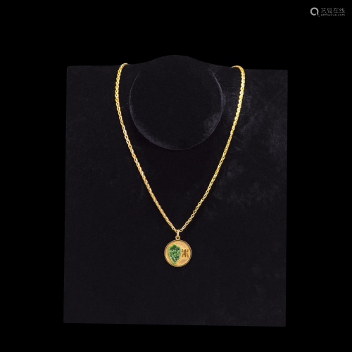 A JADEITE 18K GOLD NECKLACE