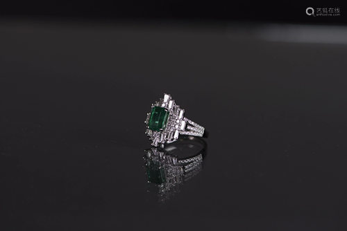 2.35 CT EMERALD & 1.45 CTS DIAMOND RING