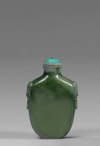 A Chinese Spinach Jade Snuff Bottle