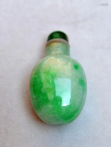 A Jadeite Snuff Bottle