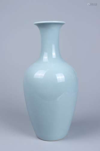 chinese monochrome glazed porcelain vase