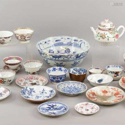 Un lot de porcelaine diverse, Chine, 17ème siècle et plus ta...