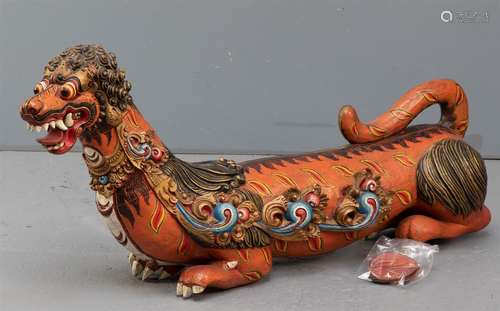 Sculpture d'un dragon (barong), Bali, bois polychrome, compa...