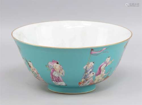 Un bol, Chine, en porcelaine avec un décor de famille rose r...