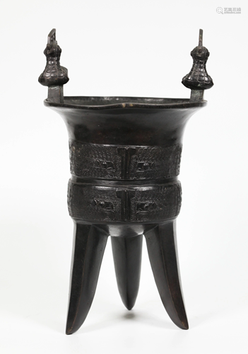 Chinese Qing Shang-Type Bronze Tripod Wine Vessel